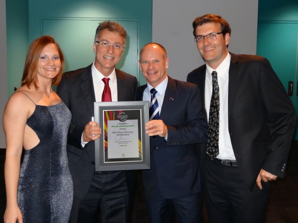 Queensland Premier Campbell Newman congratulates representatives of the Metso PTI team. Left to right: Kristy- Ann Duffy (Mineral Process Engineer), Walter Valery (Senior Vice President - Global), Premier Campbell Newman, David La Rosa (Principal Consultant). 